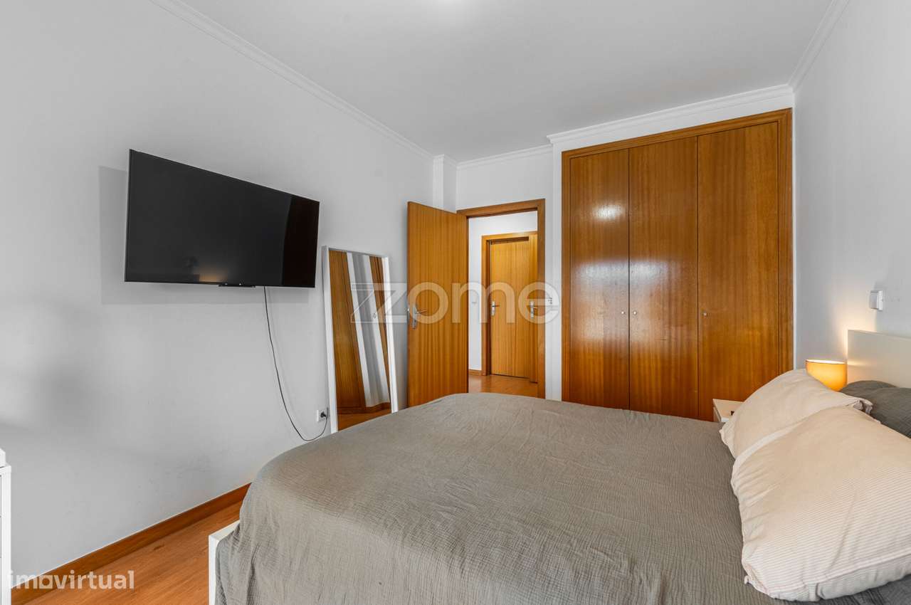 Apartamento T3 com varandas, em Valongo-11