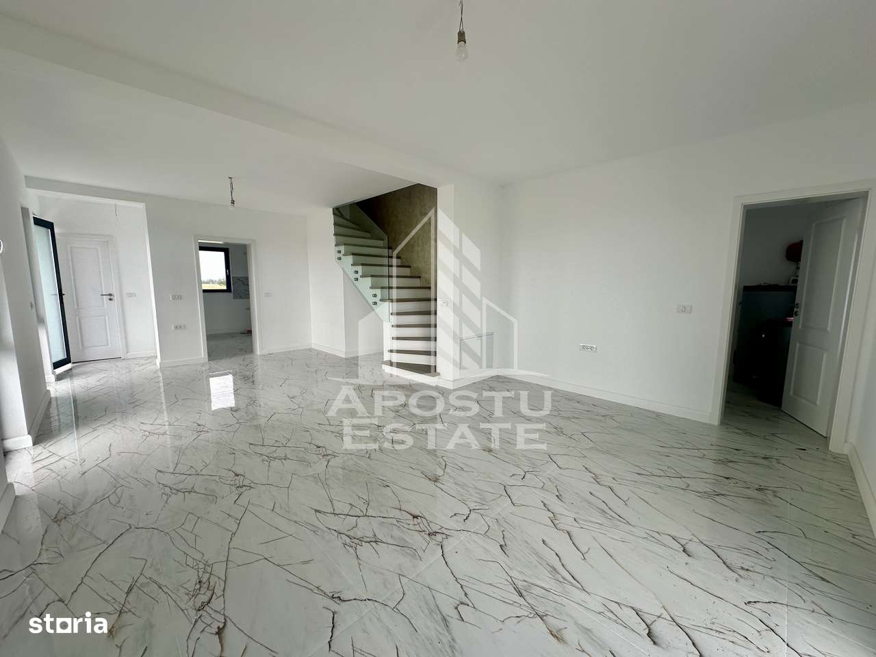 Duplex modern cu 4 camere, despartit prin camera tehnica, Giroc - Imagine principală: 2/11