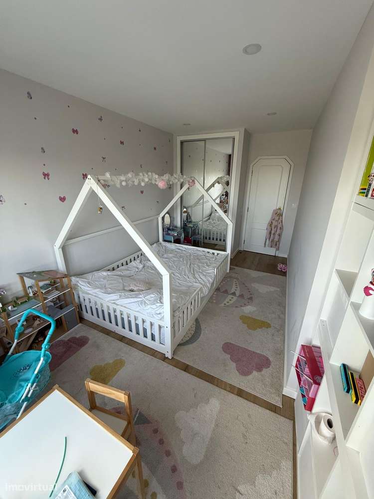 Apartamento T2 , localizado numa zona privilegiada de Massamá Norte - Grande imagem: 4/11