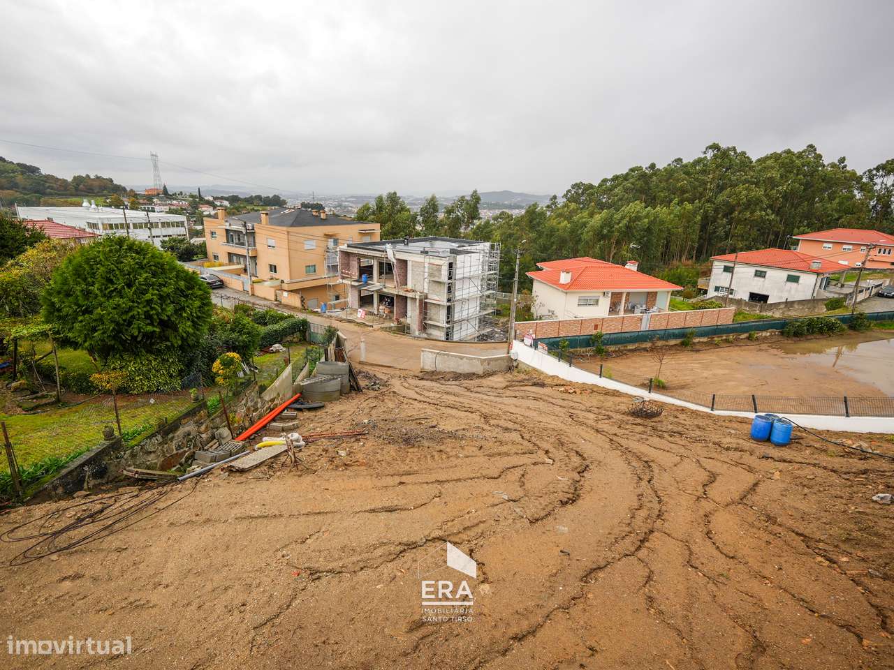 Moradia V3 com piscina em Roriz, Santo Tirso-35