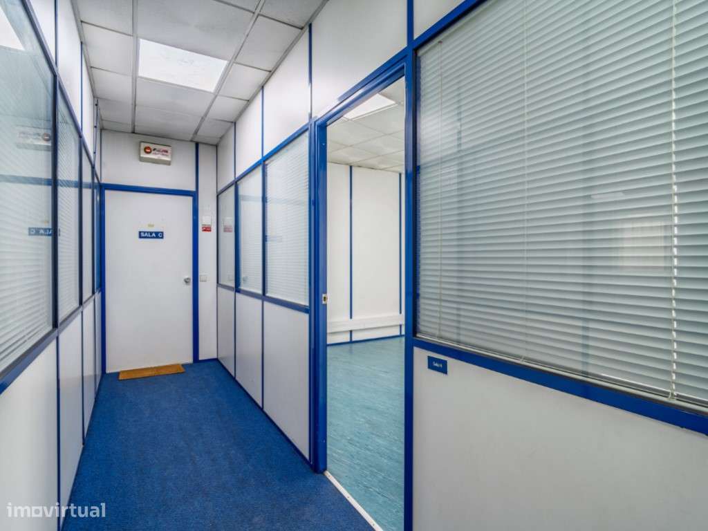 Arrenda-se Escritório - Estrada da Rocha, nº 2 - Linda-a-Velha - Grande imagem: 5/9