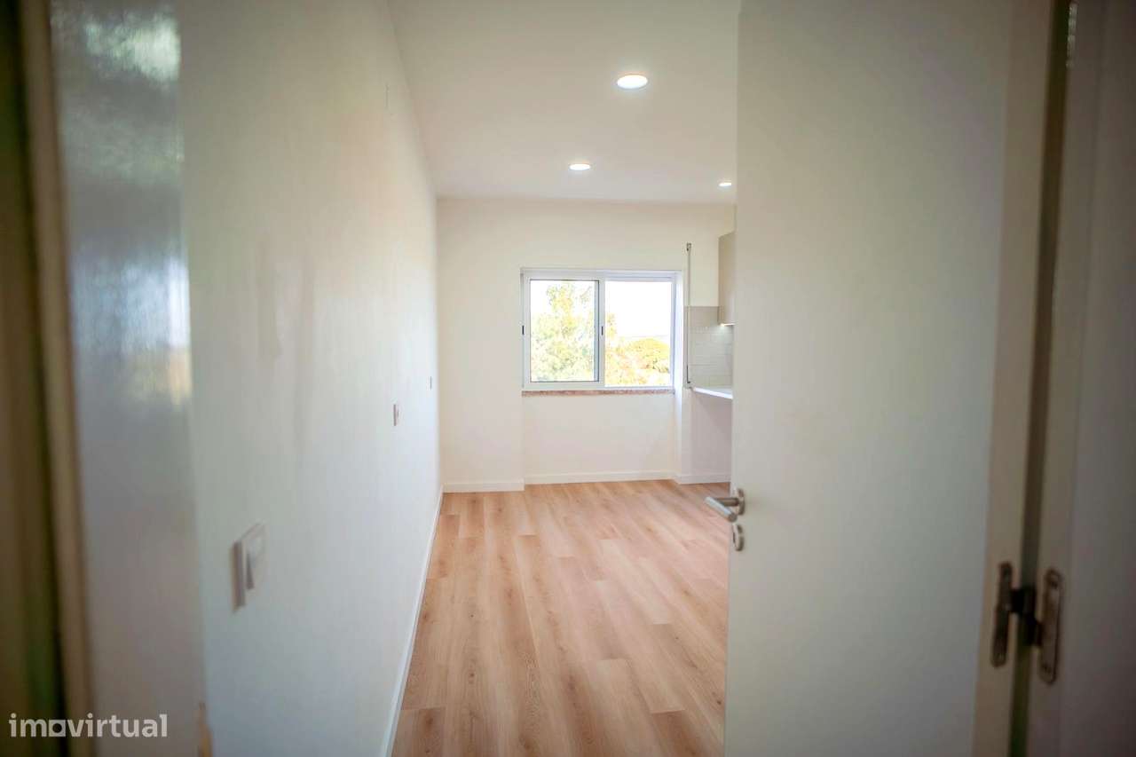 Excelente Apartamento T2 Remodelado – Paio Pires-5