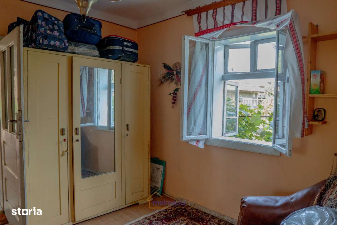 O casa, un teren, mai multe optiuni – Comanesti, Str. Moldovei-7