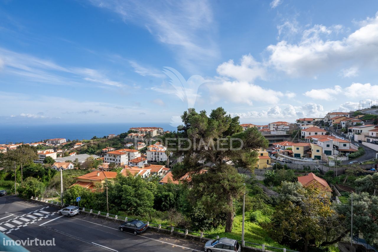 T2 com Vista Mar e Estacionamento - Caniço, Santa Cruz