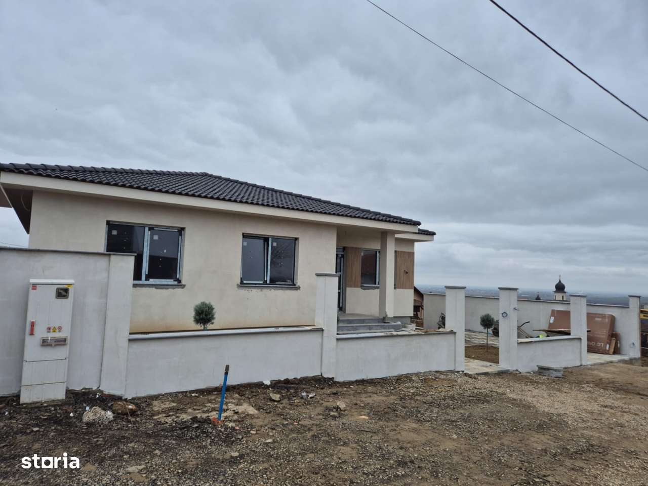 Casă cu curte mare și spațiu verde, zona linistita in Paleu. - Imagine principală: 4/4