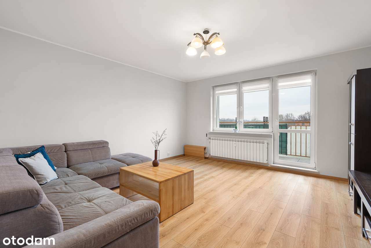 Piękne mieszkanie 4 pokoje i oddzielna kuchnia 77,30 m2-1