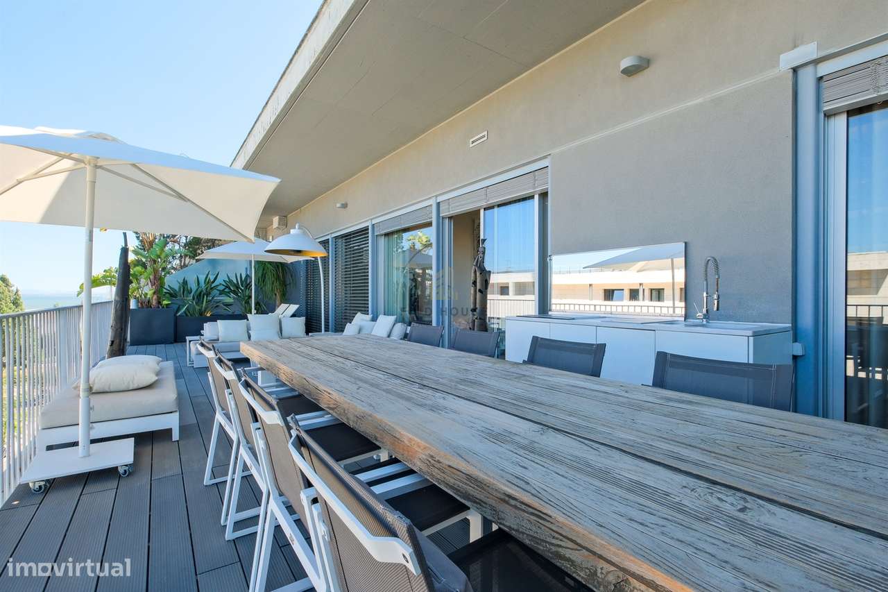 Penthouse T3 com terraço e 3 lugares de garagem na Alameda dos Oceanos-10