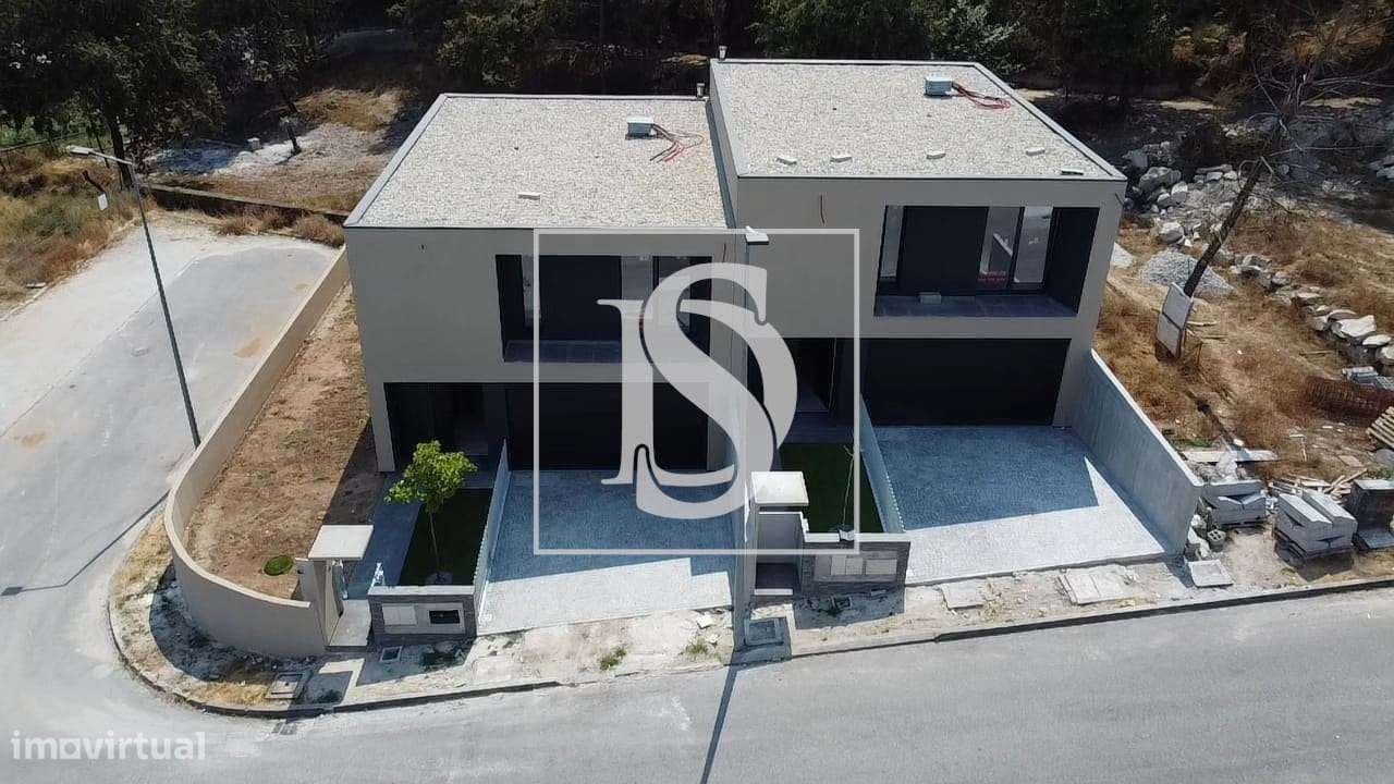 Vivendas T3, gaveto em banda situada em Lanhoso- Póvoa de Lanhoso - Grande imagem: 5/54