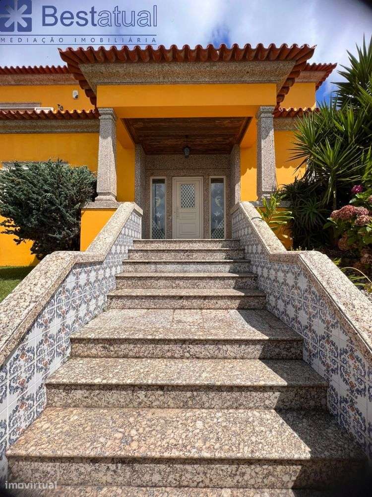 Moradia T4 - 4 Suites - Possib. Permuta - Ribeirão-12