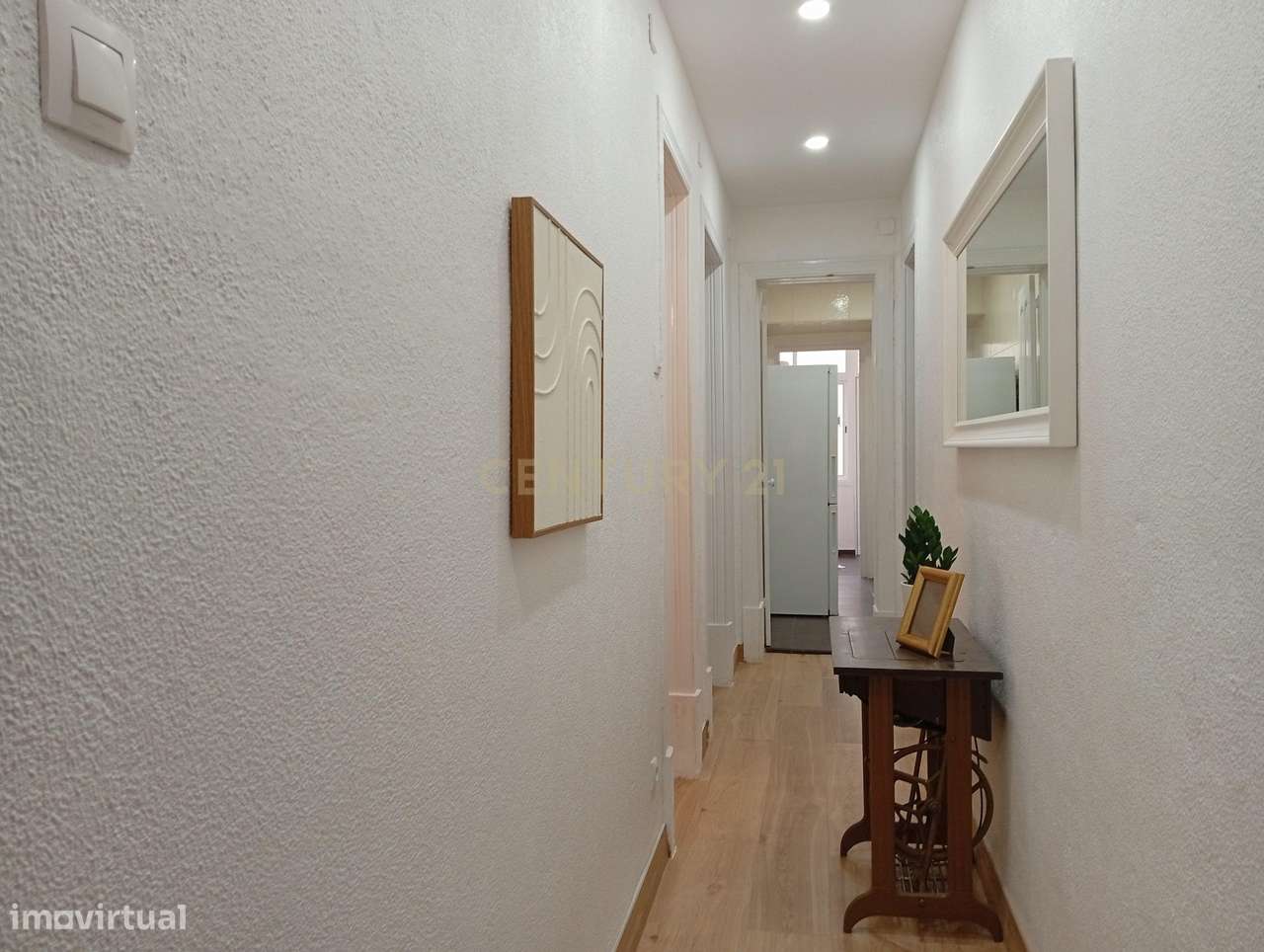 Apartamento T2 Mobilado e equipado junto ao metro da Alameda - Grande imagem: 5/18