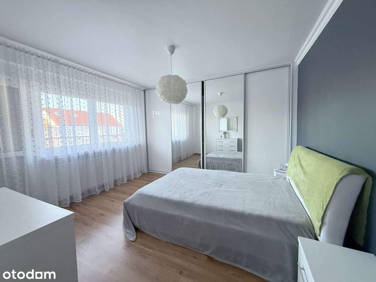 Przestronny dom z garażem i ogrodem, gotowy do wprowadzenia!-10