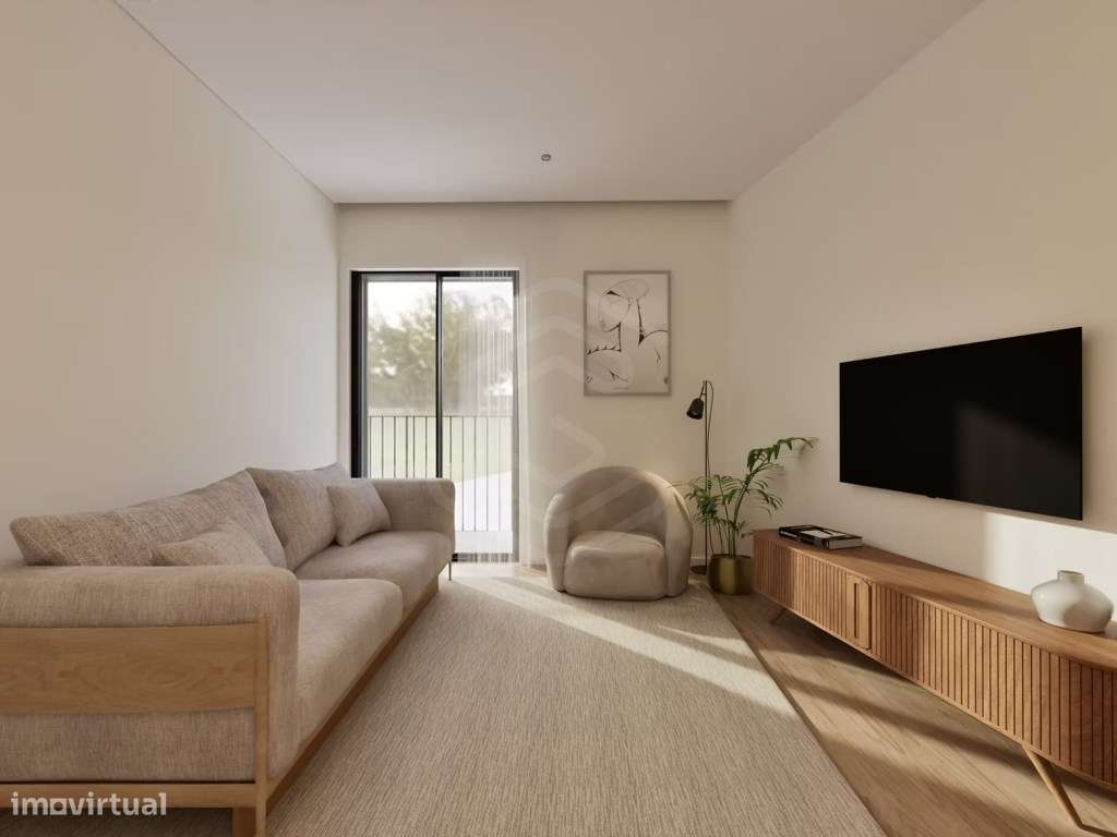 Apartamento T0 com varanda na Rua Costa Cabral - Porto - Grande imagem: 2/13