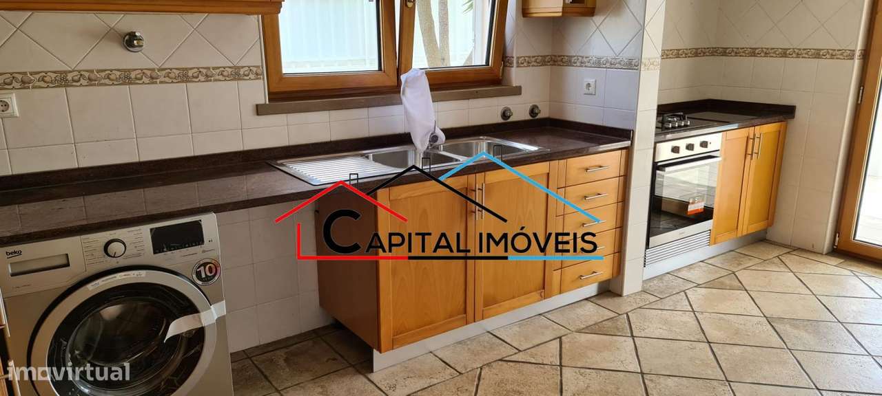 Moradia isolada T3+2 com piscina, em Caixas Sesimbra-9