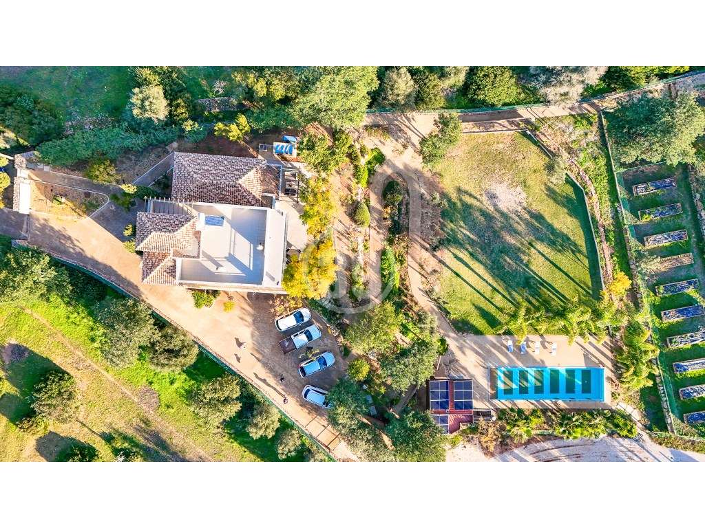 Fantástica propriedade de luxo inserida num generoso lote de terren...-45