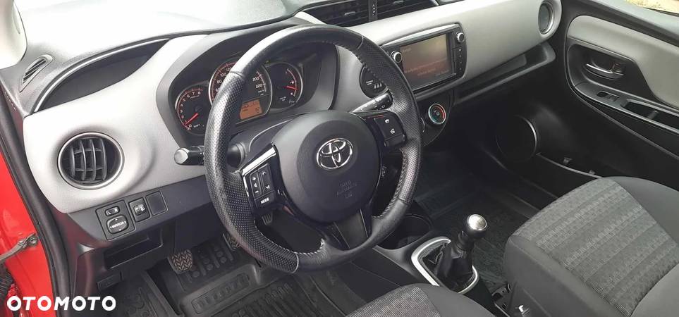 Toyota Yaris 1.0 Premium - 13