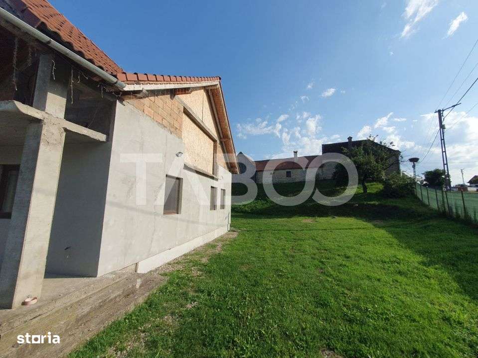 Casa 5 camere 197mp utili situata la 27km de Fagaras si 65km de Brasov - Imagine principală: 4/17