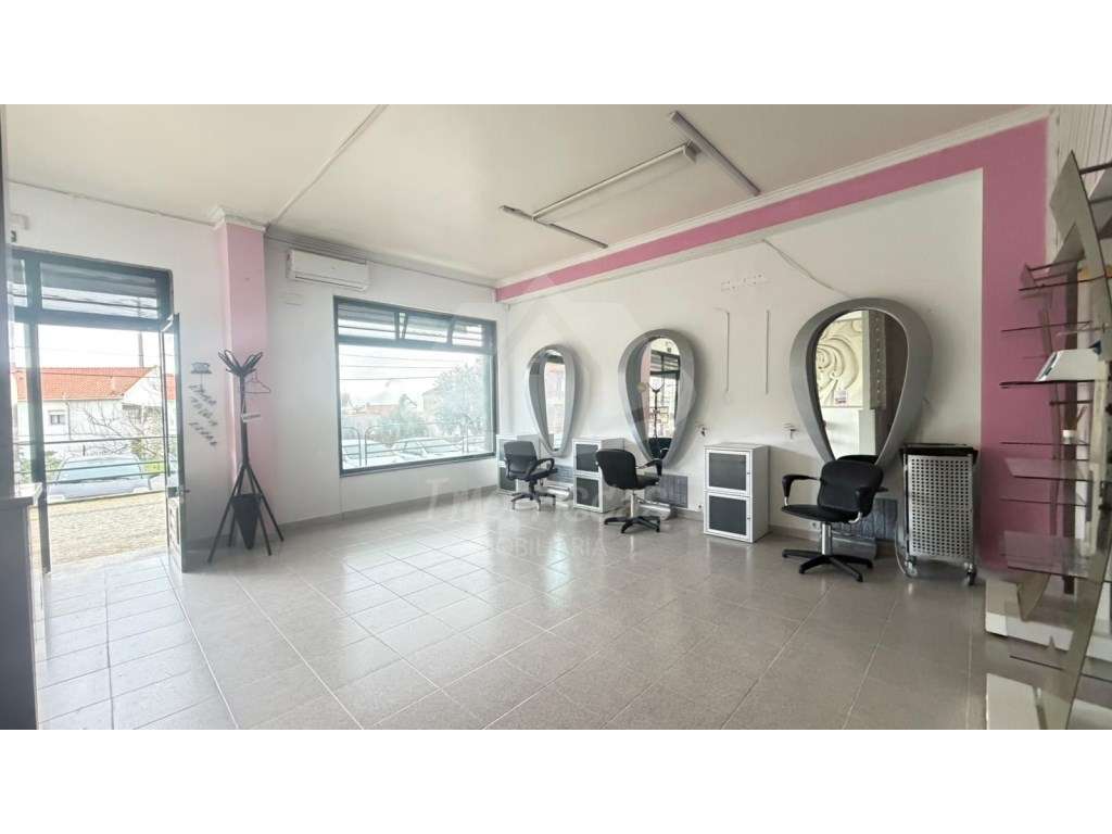 Loja com 110 m² para venda no Bairro do Estacal Novo, Santa Iria de... - Grande imagem: 5/20