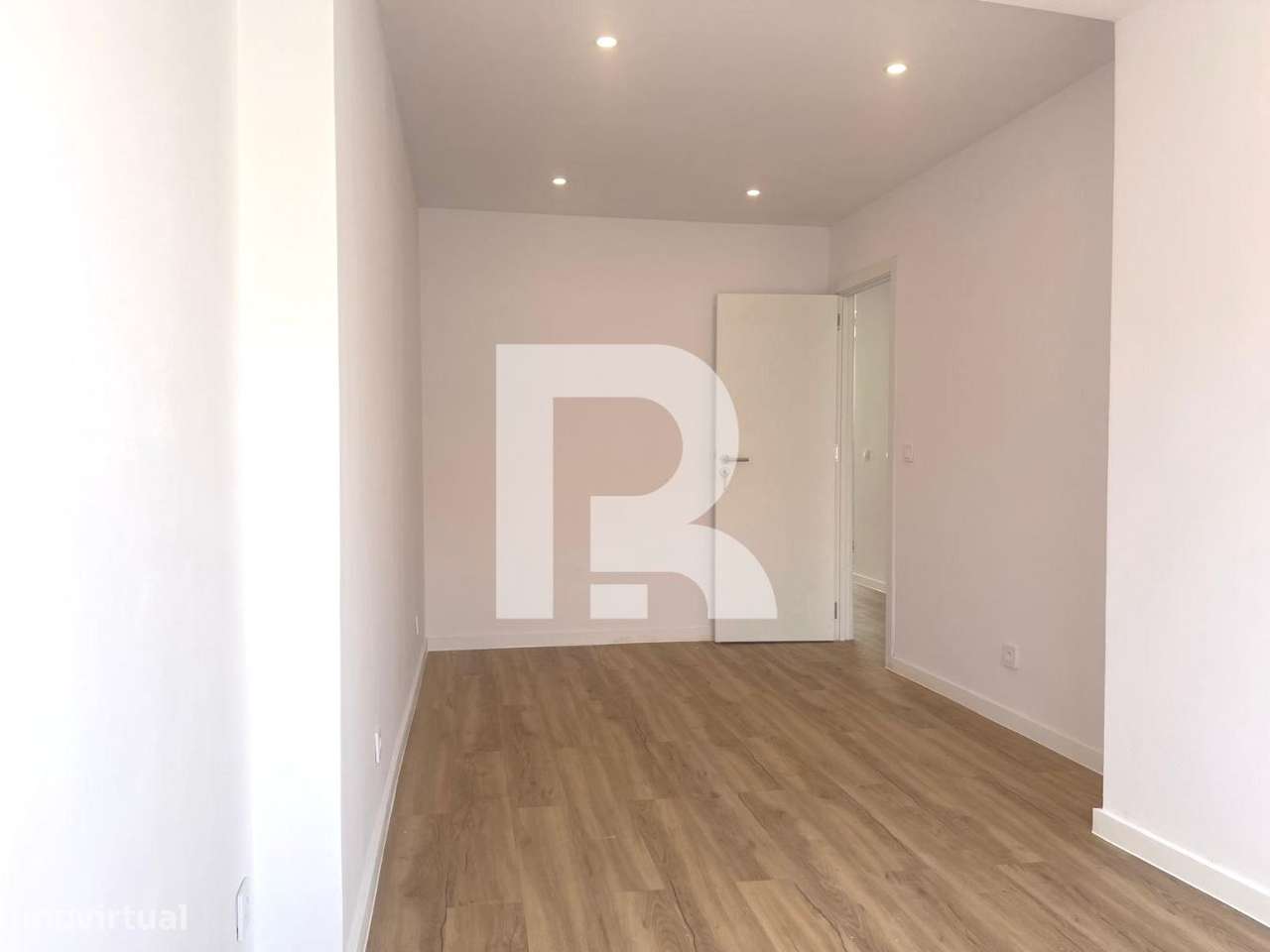 Apartamento T2 totalmente remodelado em Queluz-9