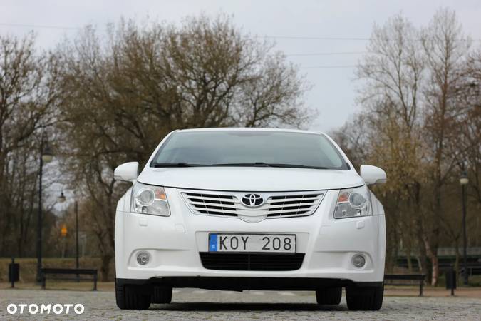 Toyota Avensis 2.0 Premium - 4