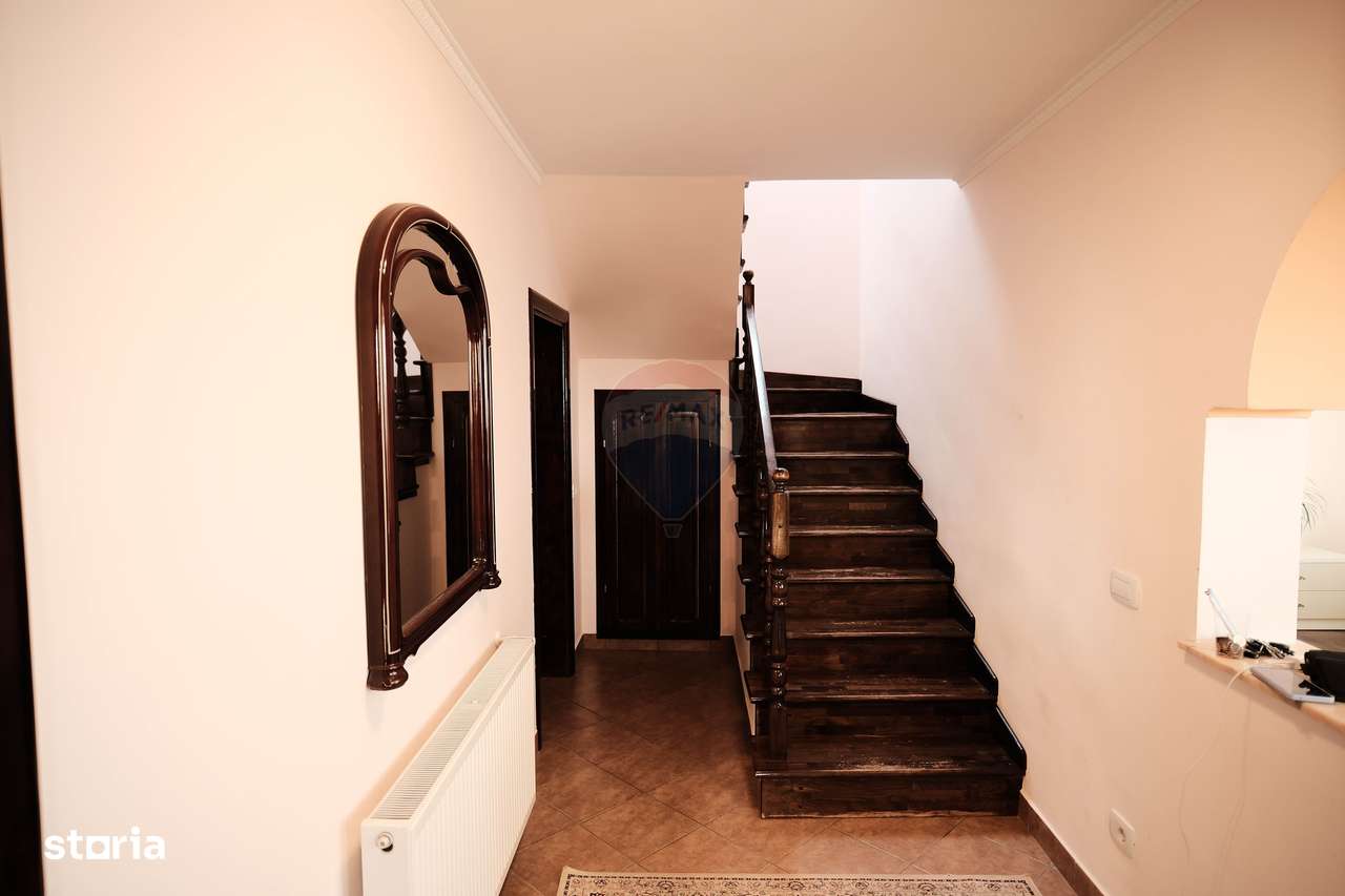 Casă  de vanzare in orasul Solca-19