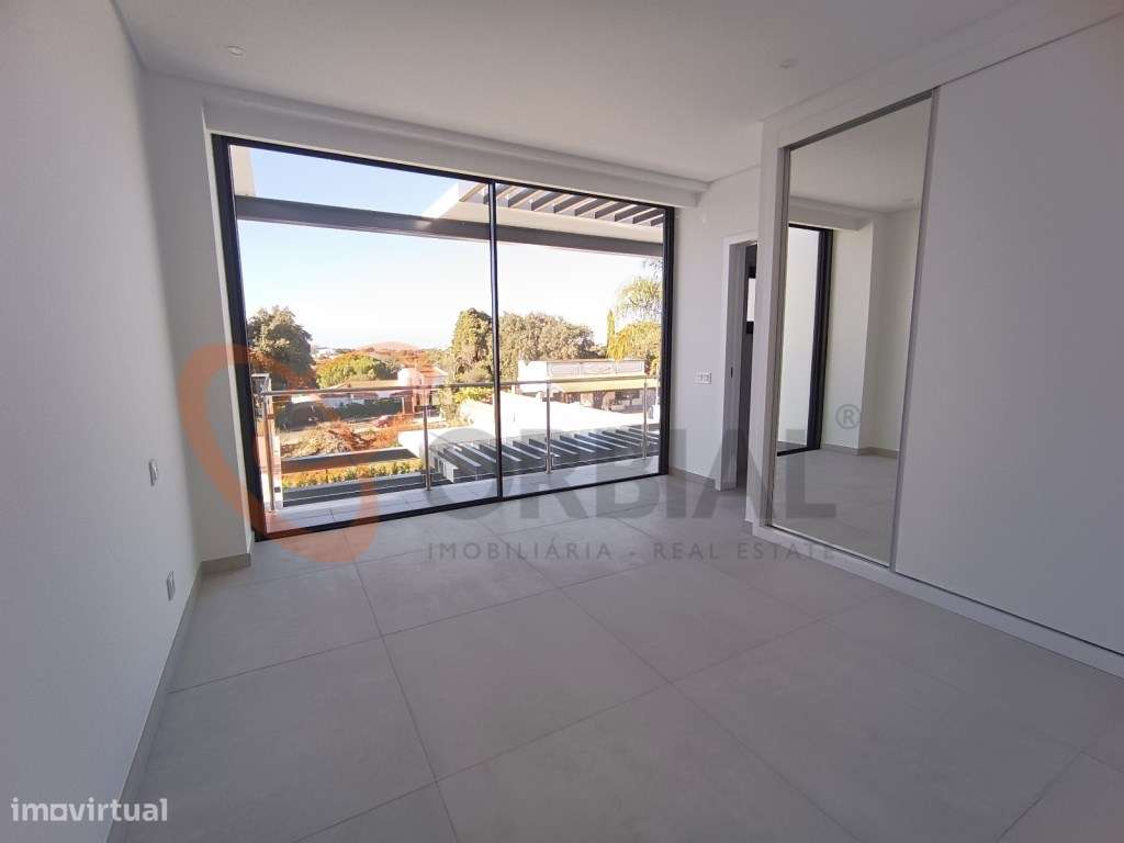 Fantástica moradia V4 com piscina e garagem, em fase final de acaba... - Grande imagem: 5/35