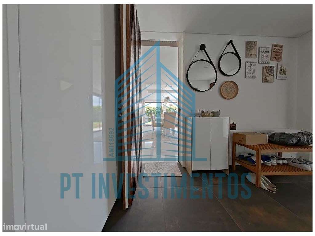 Moradia semi-nova T5+1 em Santa Joana - Aveiro-9