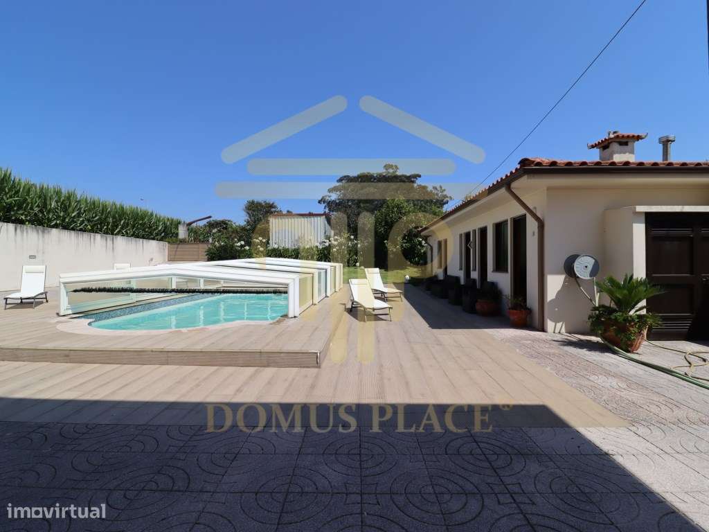 Moradia com Cave, Piscina e Terreno de 1878m² - Lavra
Vendida tota...-42