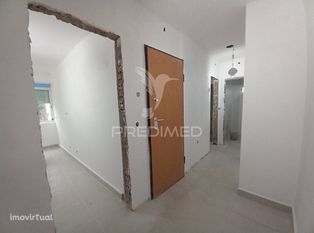 Apartamento T3 R/c - Remodelado