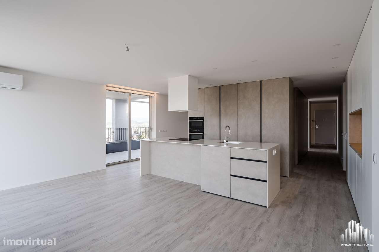 Fantástica Penthouse T4 com três Frentes e um Terraço de 120m2!-15