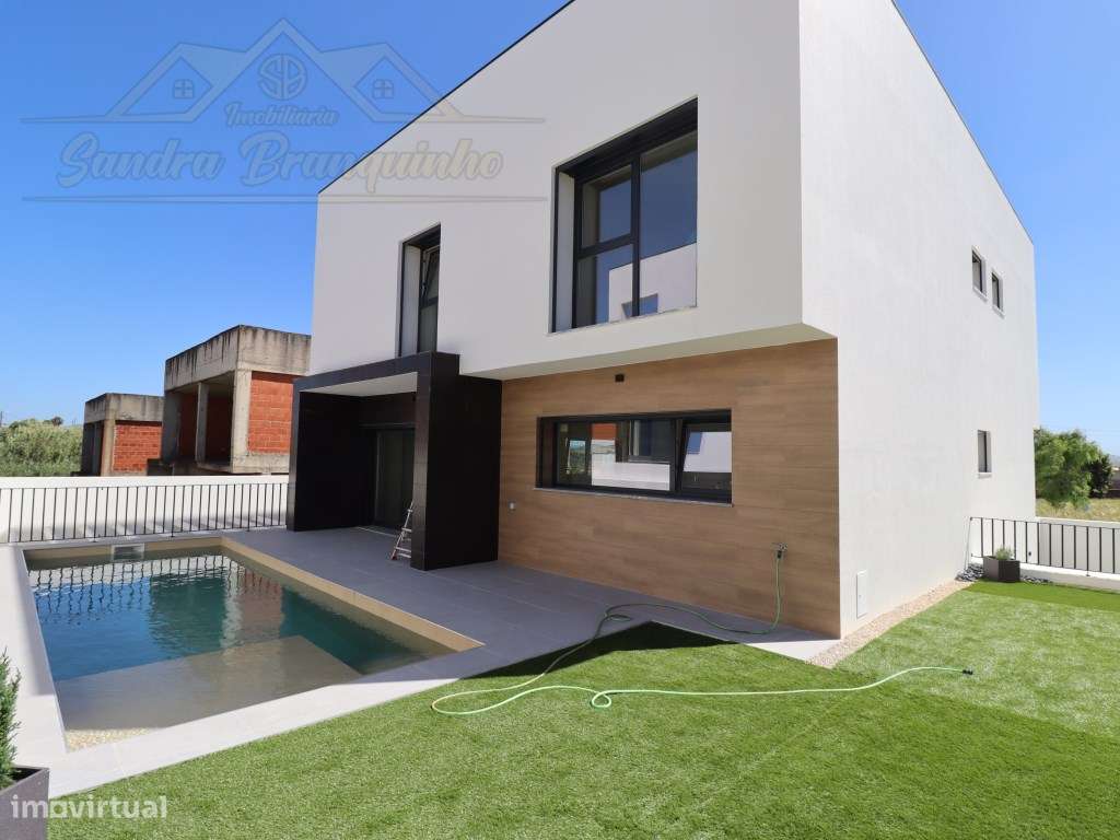 Moradia T5(NOVA) com Piscina-5
