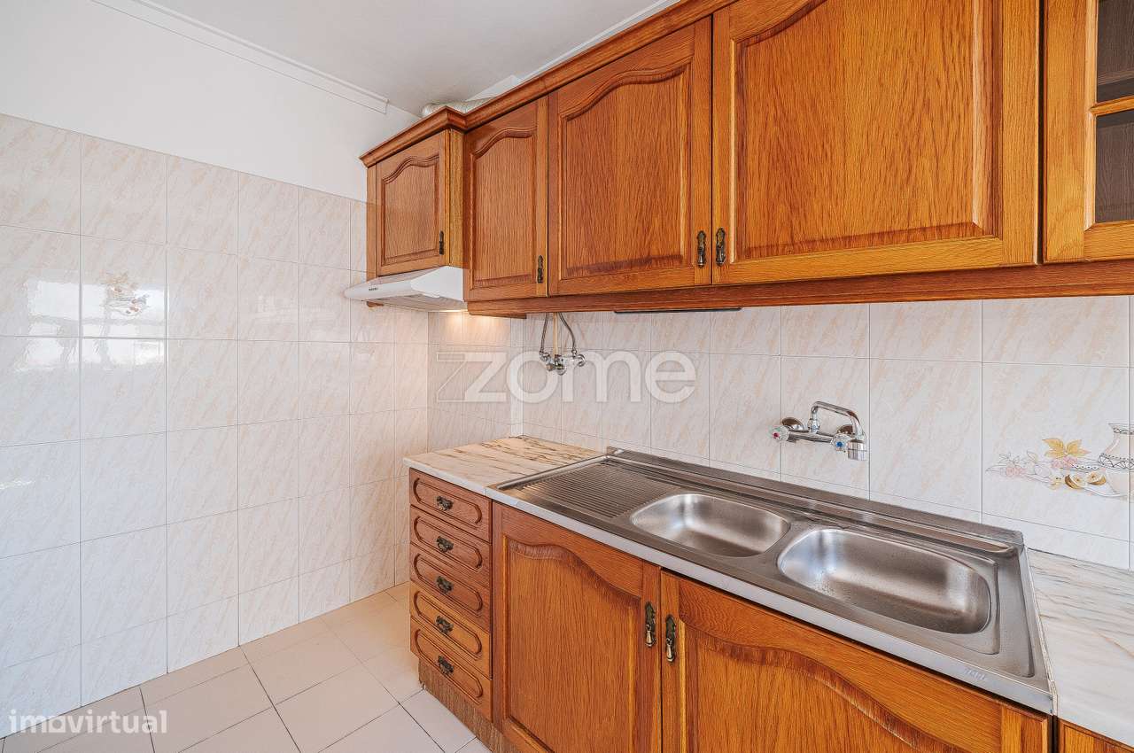 Apartamento T2 na Tapada das Mercês-6