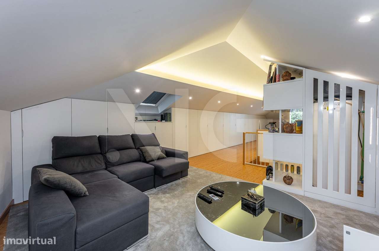 Moradia T3 com pátio, anexos e garagem em Paranhos - Porto-42