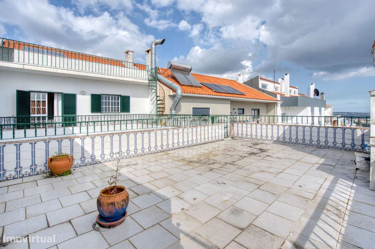 Moradia com terraço em Famões-5