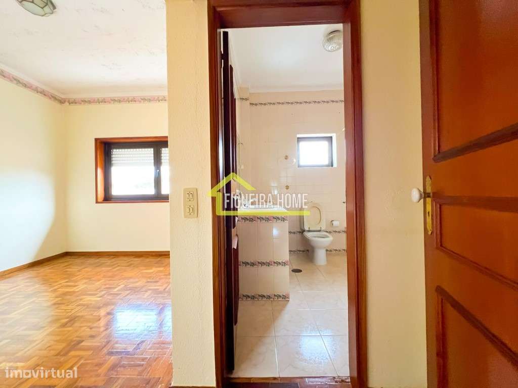 Andar de moradia com 4 quartos, garagem e anexo-16
