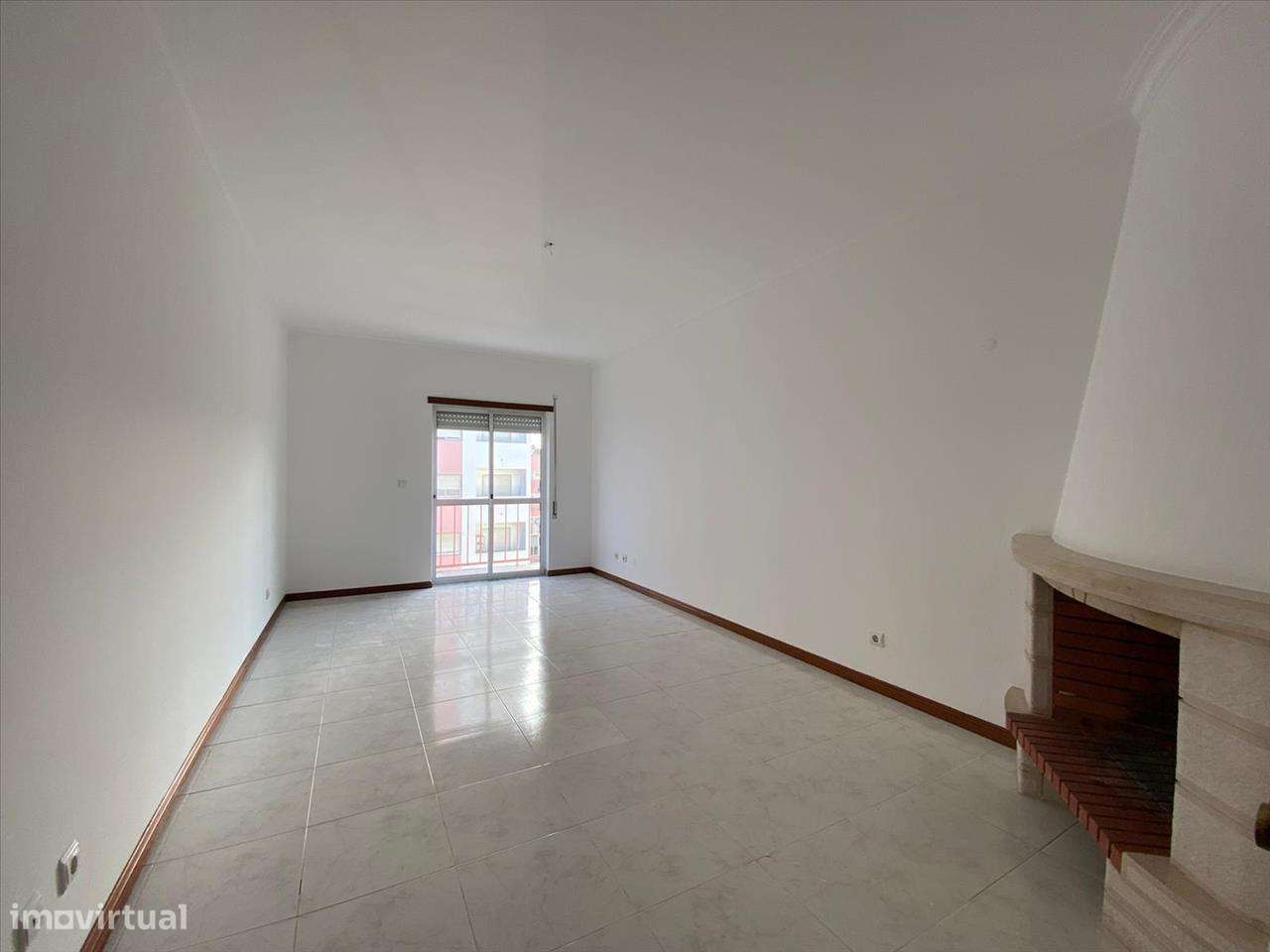 Apartamento T2, ARRENDADO ATÉ JULHO DE 2025, em Setúbal - Grande imagem: 2/13