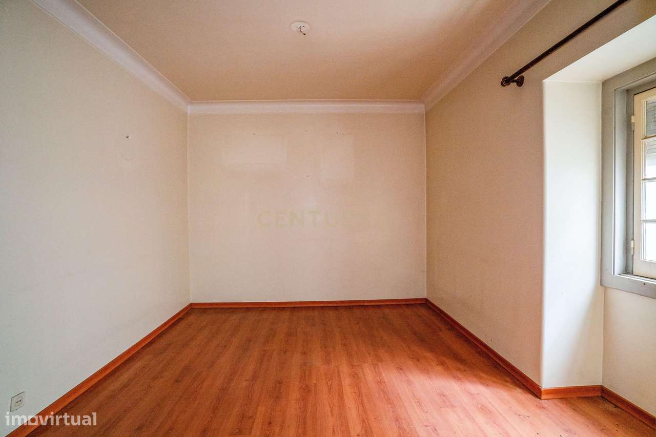 Apartamento T3 no centro das Caldas da Rainha-32