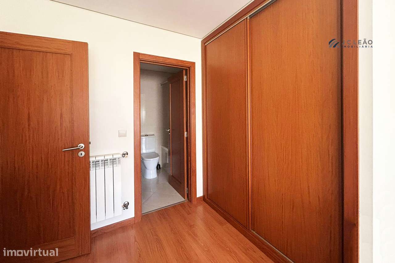 Apartamento T2 em Custóias-12