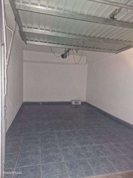 Alugo garagem 15mt2 (Pinhal Novo) - Grande imagem: 2/4