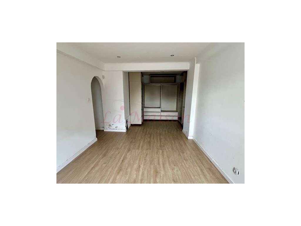 Apartamento T3 em Ramada-7