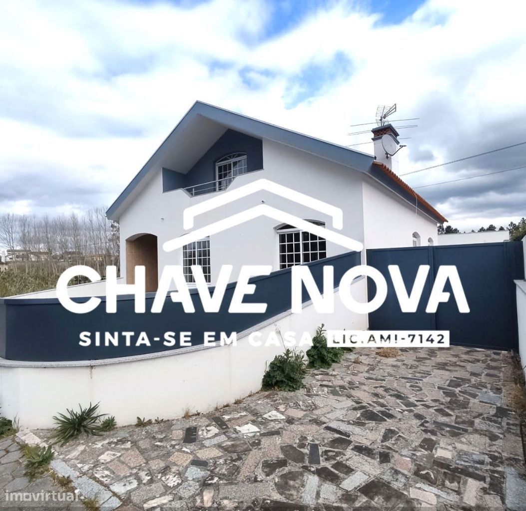 Moradia Isolada V3 c/ Terreno, Anexos e Garagem para 3 carros! - Grande imagem: 1/25