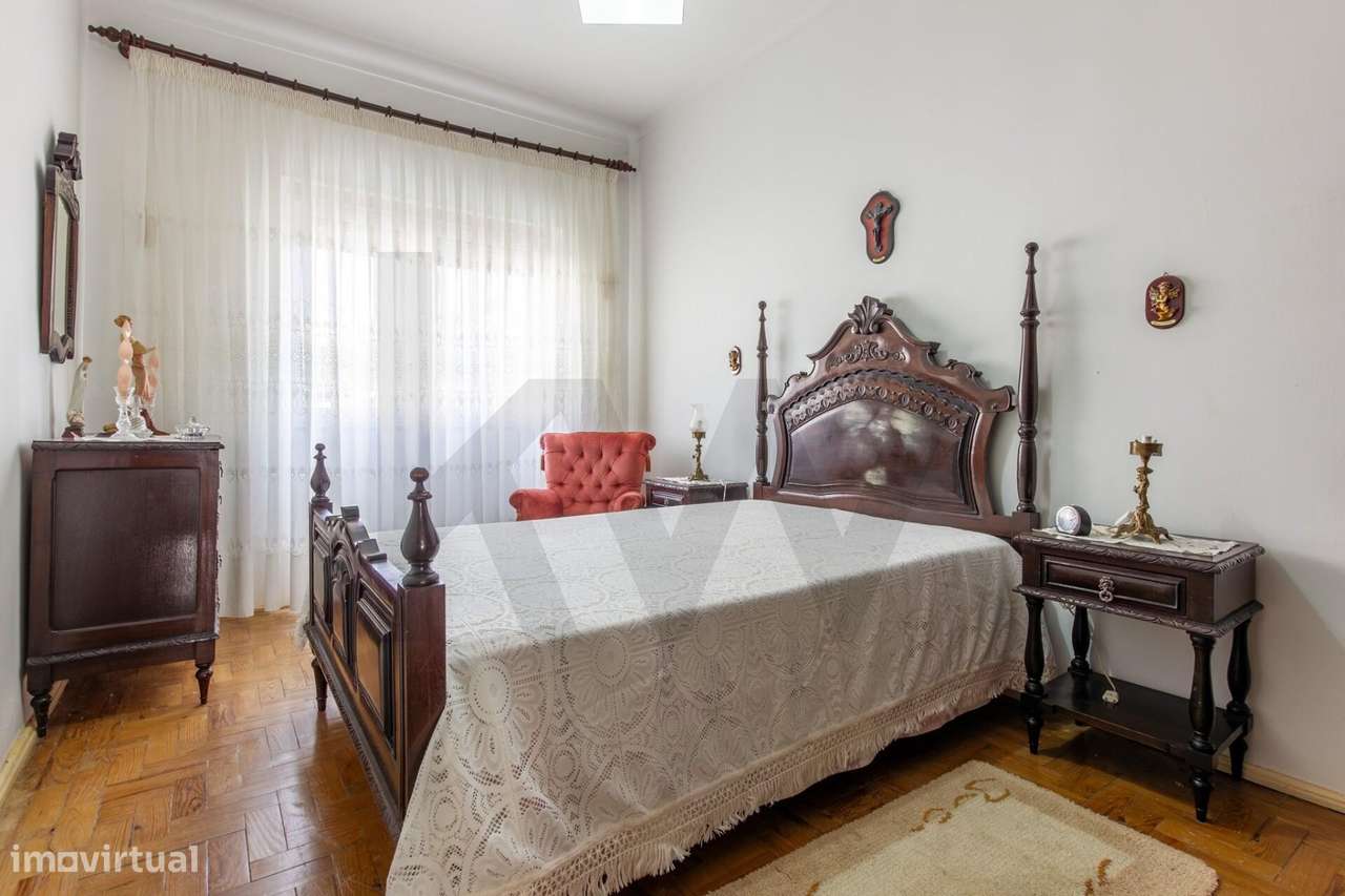 Apartamento T3 com 2 varandas junto ao Terminal dos Barcos do Barreiro-19