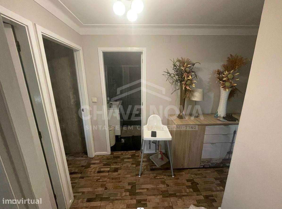 Apartamento T2 com varanda em Rio Tinto-6