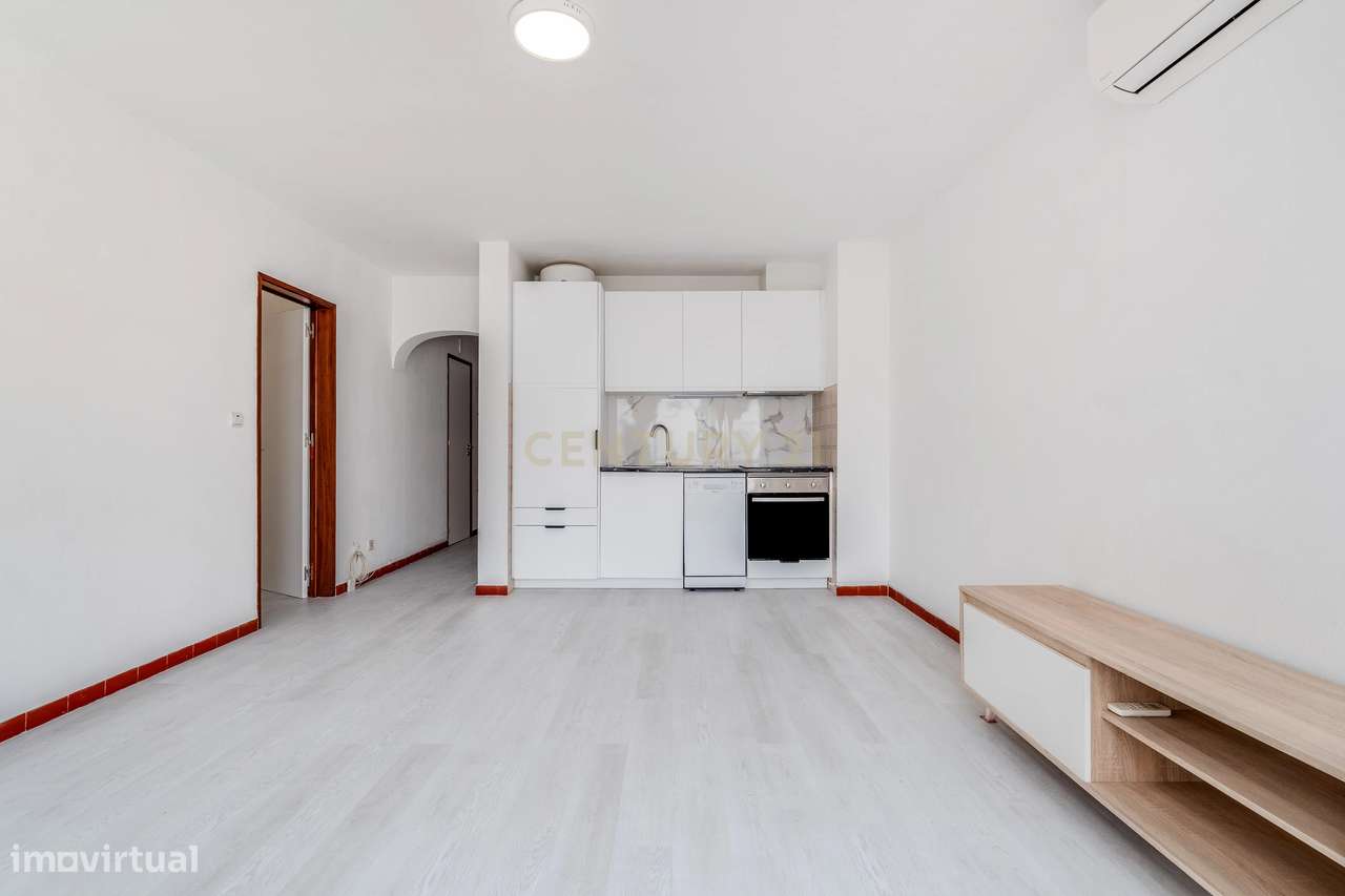 Apartamento T1 +1 em Quarteira-18