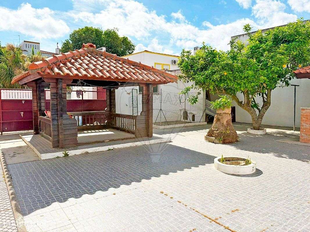 Moradia T7 para venda-11