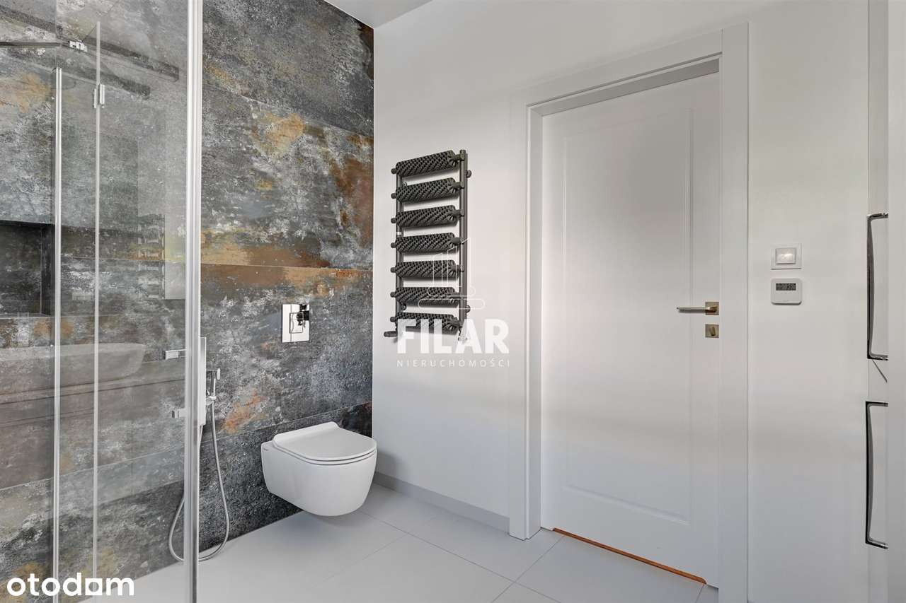 Dom wysokiej klasy z ogrodem w cichej okolicy-11