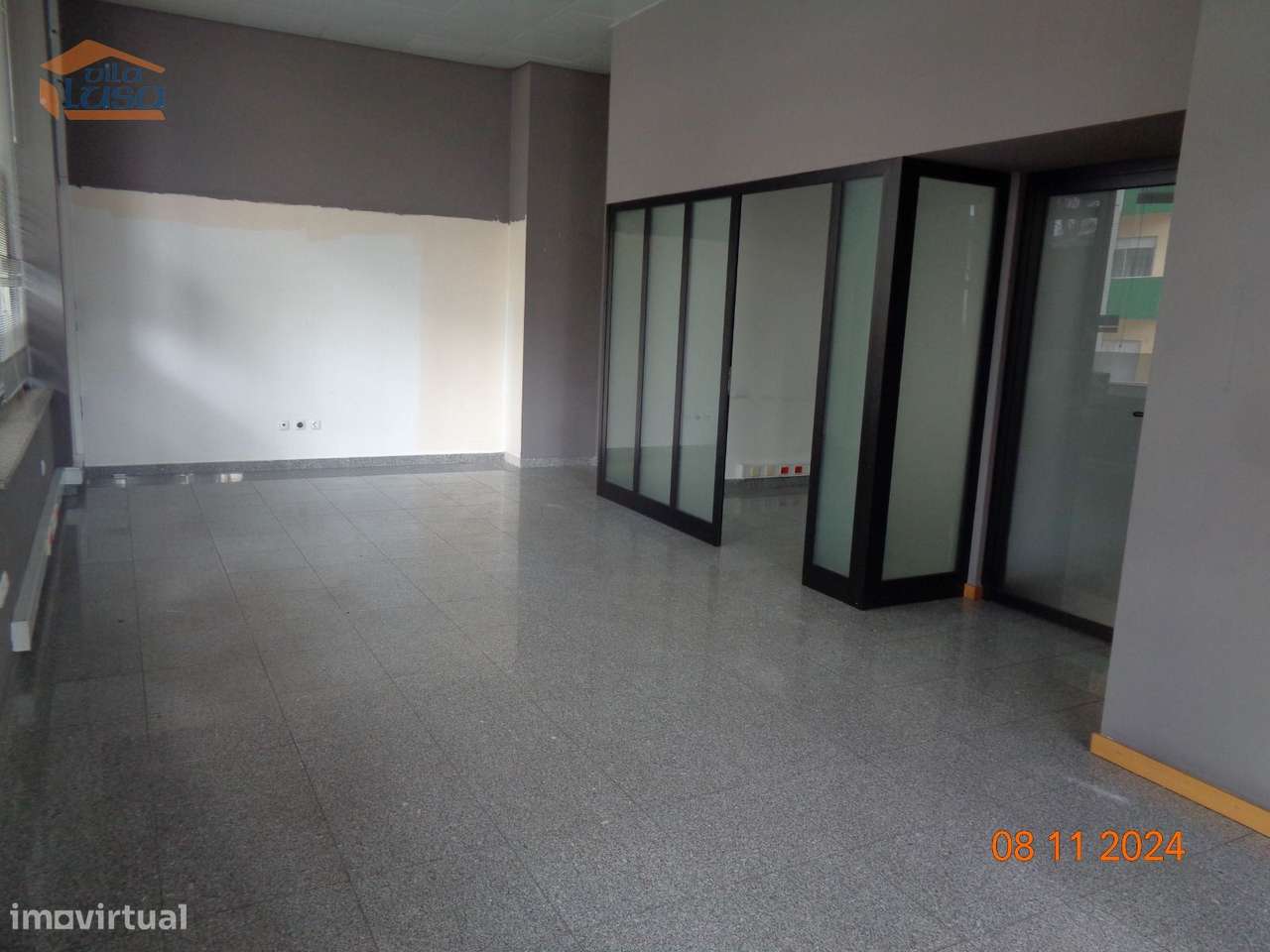 Loja de rua num rés-do-chão destinado a comércio em Viseu. - Grande imagem: 3/11