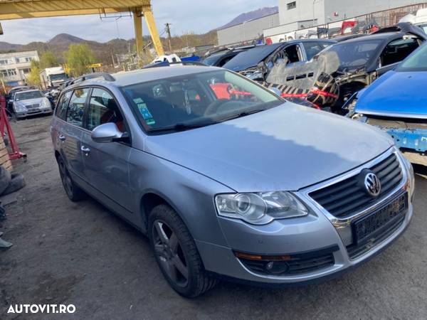 Dezmembrez VW Passat B6 Combi 2008 2.0 TDI CBAA - 3