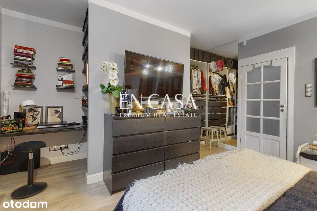 Restauracja przy ruchliwej ulicy.-16