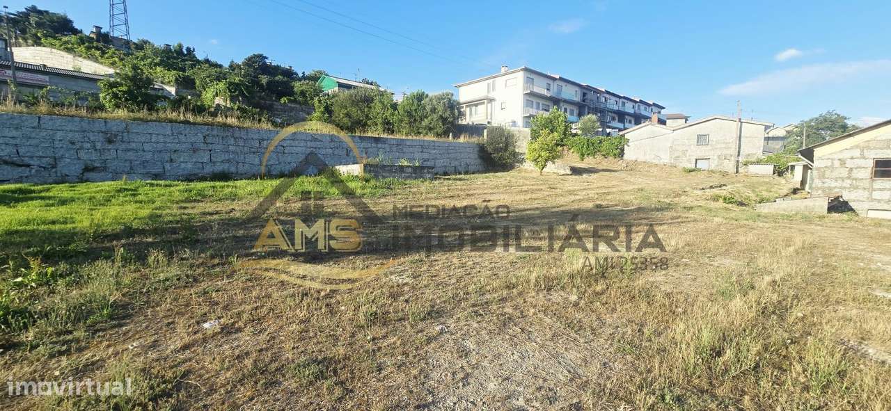 Moradia para restauro e terreno industrial com mais de 4000m²-40