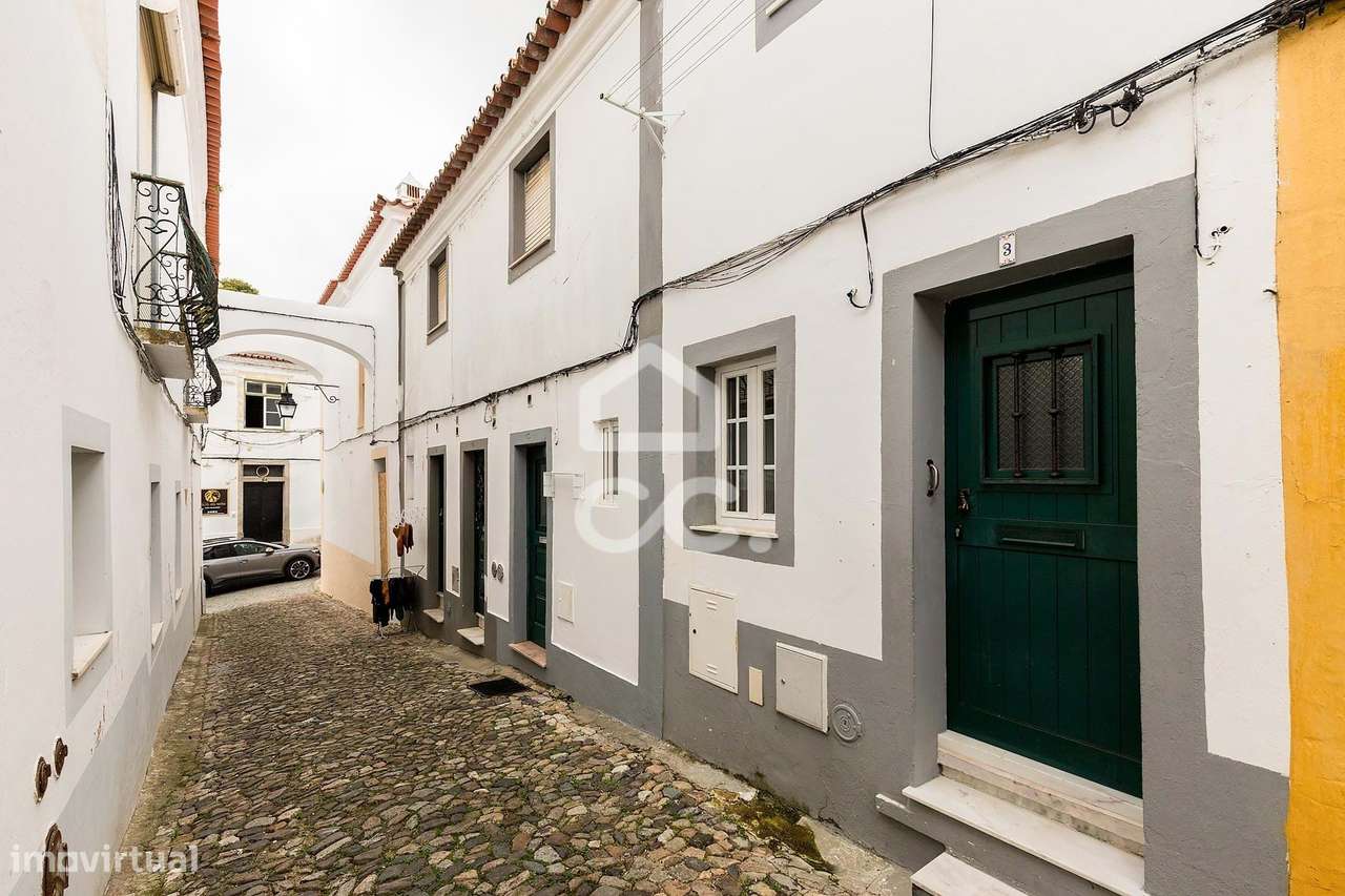Moradia T2 com Saguão no Centro Histórico de Évora - Grande imagem: 4/25